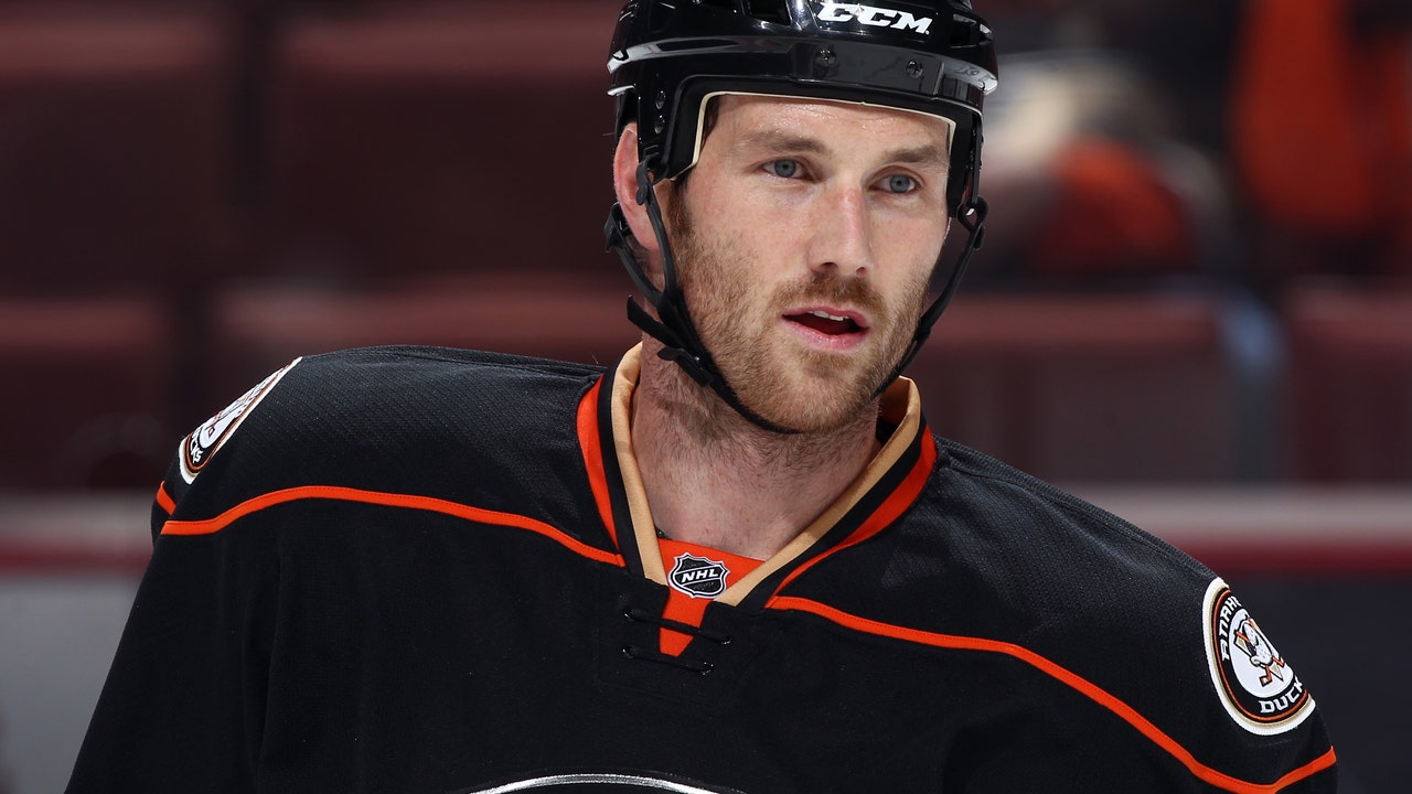 Ducks defenseman Eric Brewer eager to contribute after missing time with foot injury